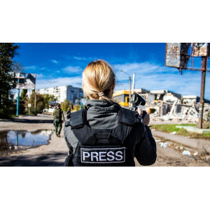 Какие бронежилеты носит пресса в зоне боевых действий